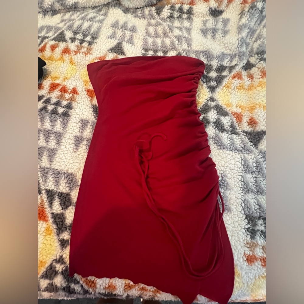 Small, Red Body con Thigh split, adjustable strings